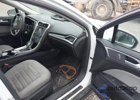 2016 Ford Fusion Hybrid S z USA, uszkodzony, nr VIN 3FA6P0UU5GR398874